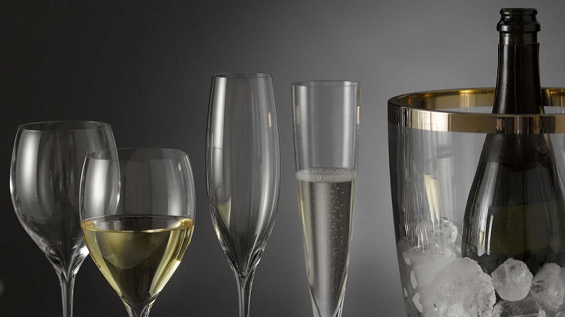 Champagne Glasses for Dinner Party