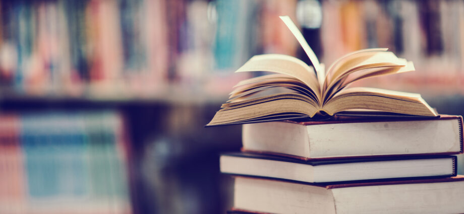 Top 10 Must-Read Books for College Students